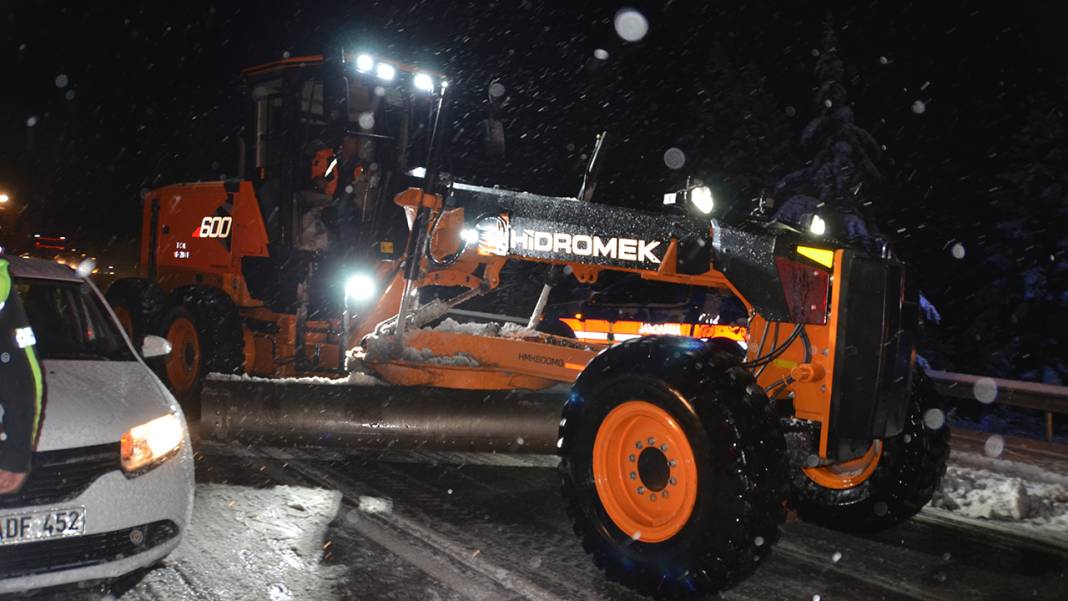 Alacabel'e lapa lapa yağdı: Kar 30 santimetreye ulaştı 5